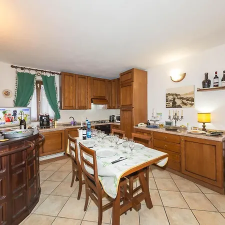 Holiday home Parco Azzurro Castelveccana